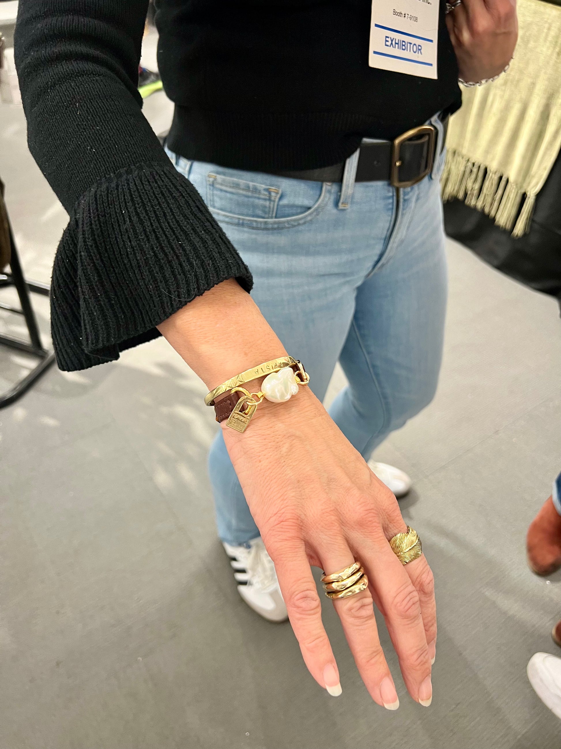 Signature Single Wrap Brown Leather Bracelet with Baroque Pearl