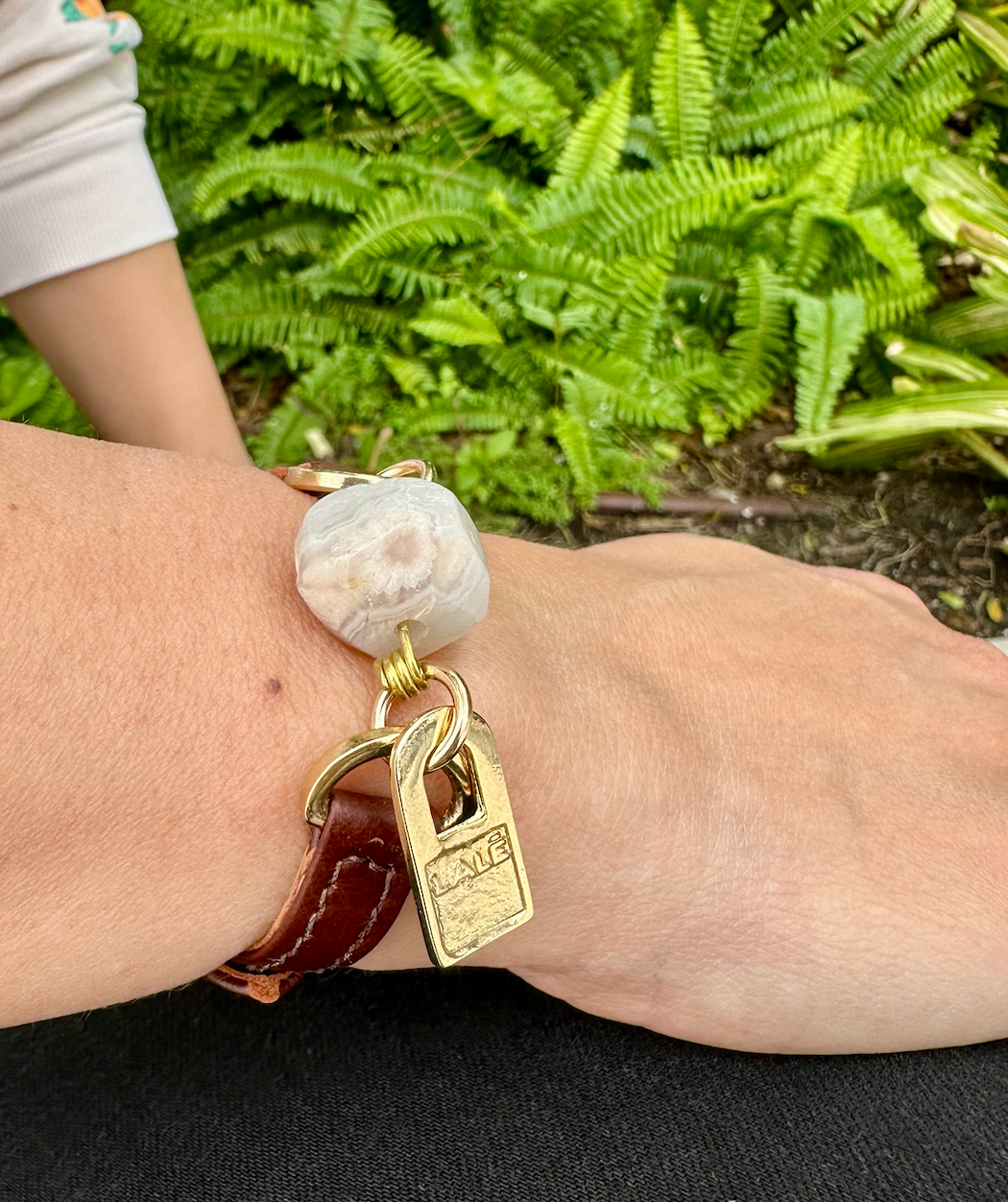 Single Wrap Brown Leather Bracelet with White Agathe Stone - LALEBRACELETS