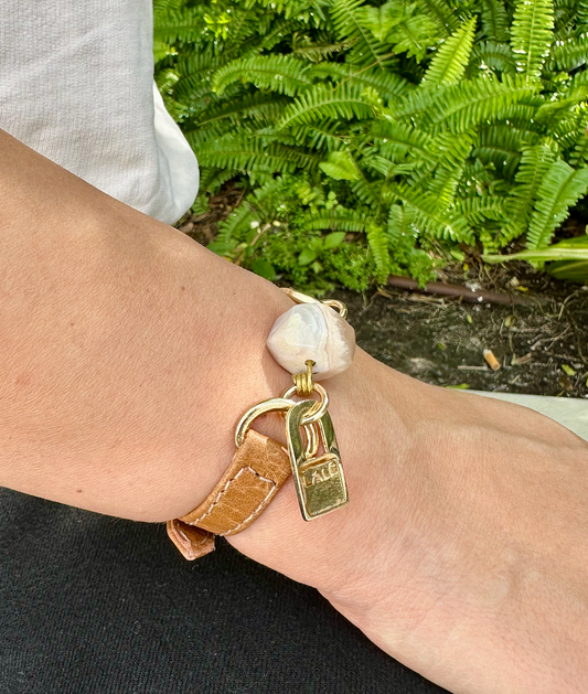 Signature Single Wrap Camel Leather Bracelet with Agathe Stone