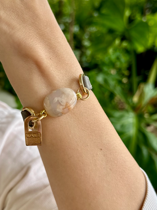 Signature Single Wrap Green Leather Bracelet with Agathe Stone