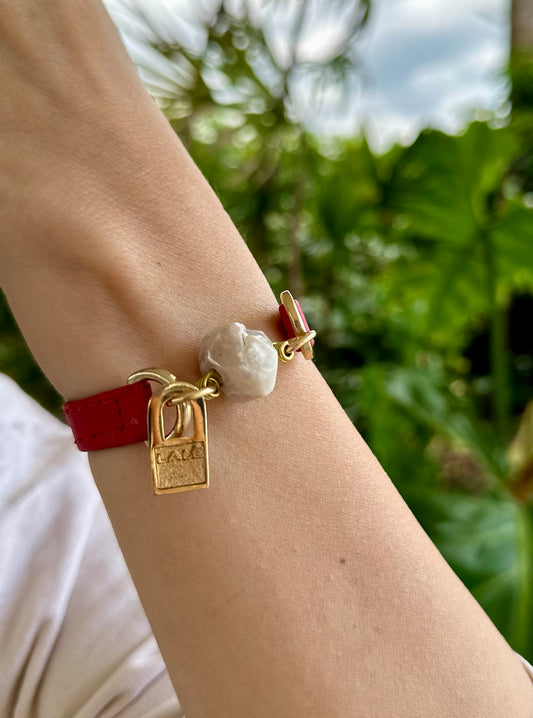Signature Single Wrap Red Leather Bracelet with White Agathe Stone