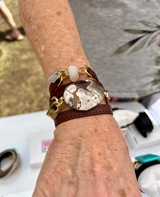 Bundle Bracelet with Brown Leather and White Agathe Stones