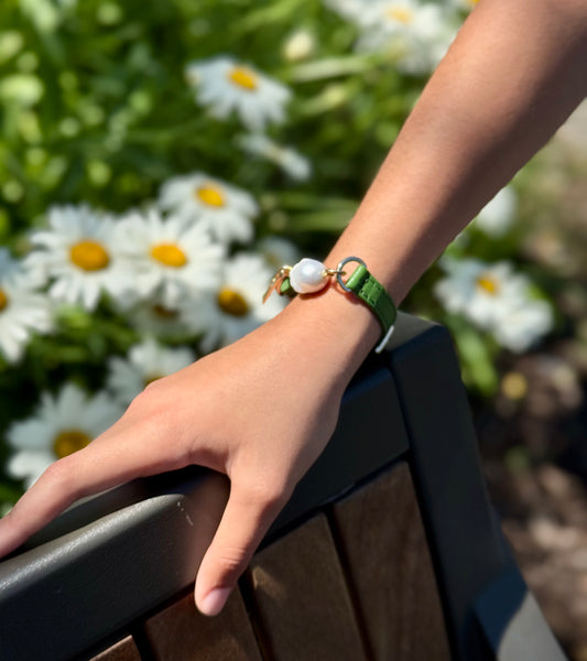 Single Wrap Green Leather Bracelet with Pearl
